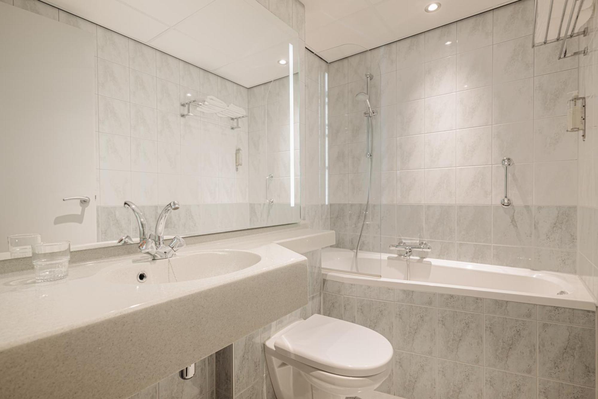 Leonardo Hotel Eindhoven City Center Former Crown Hotel المظهر الخارجي الصورة