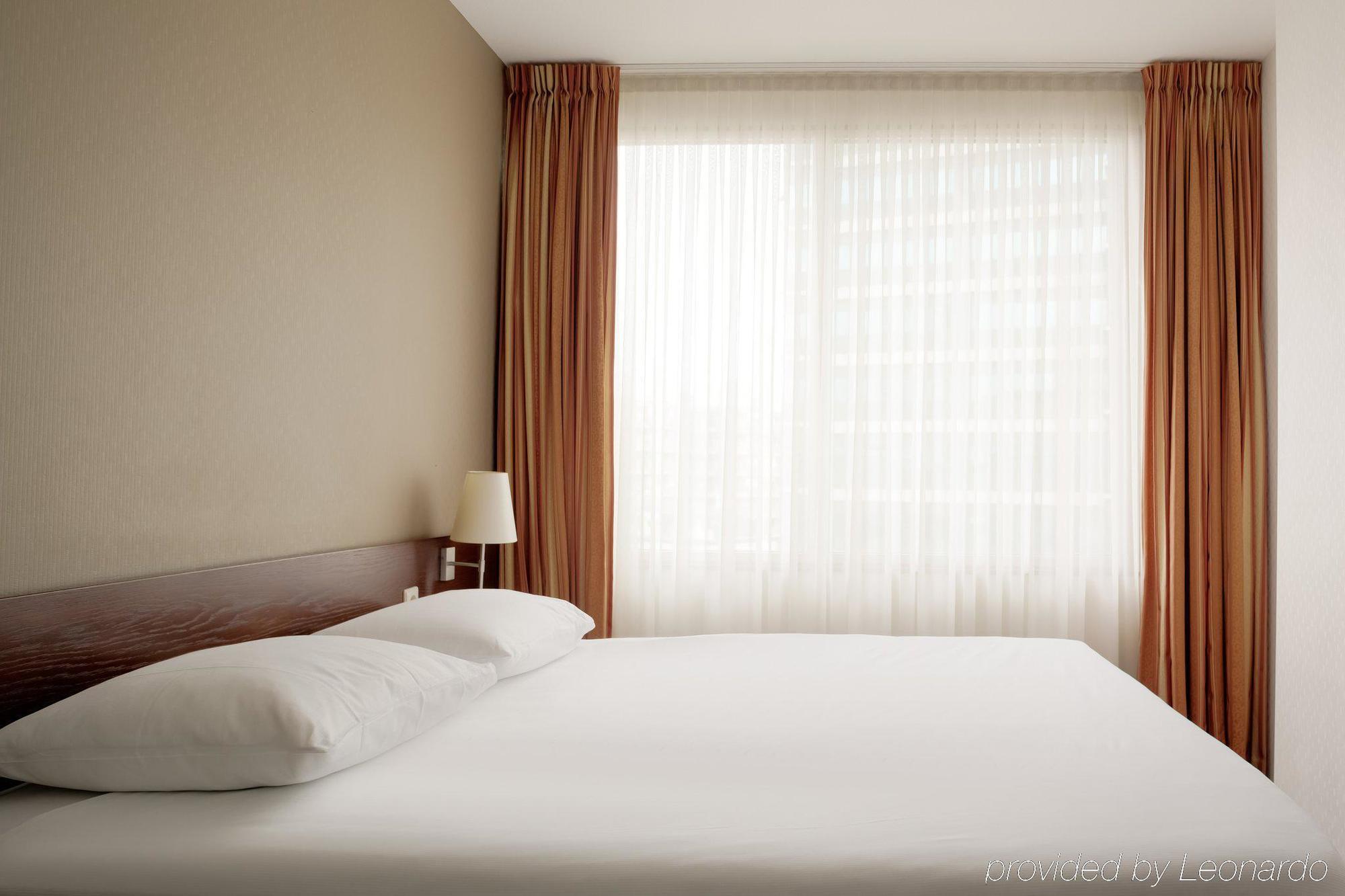Leonardo Hotel Eindhoven City Center Former Crown Hotel المظهر الخارجي الصورة